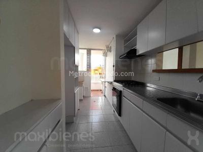 Apartamento en arriendo en El Tesoro, Medellín · foto 3 de 16
