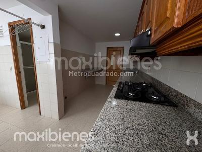 Apartamento de 3 alcobas en arriendo en Los Balsos, Medellín, 147 m² · foto 2 de 20