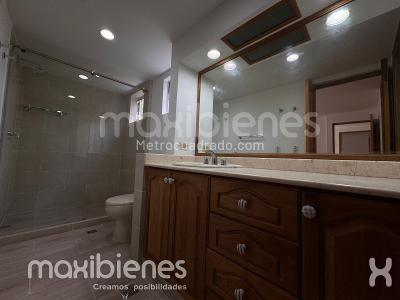 Apartamento de 3 alcobas en arriendo en Los Balsos, Medellín, 147 m² · foto 17 de 20