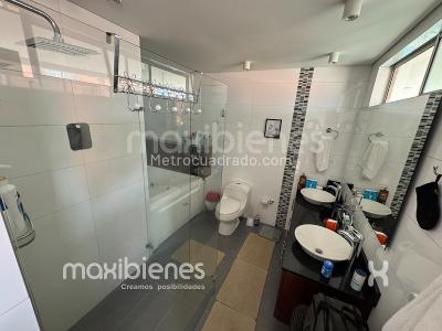 Apartamento de 4 alcobas en venta en Laureles, Medellín, 450 m² · foto 4 de 20