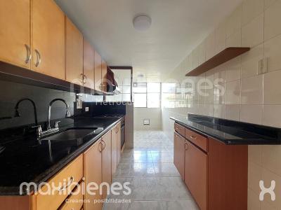 Apartamento en arriendo en El Poblado, Medellín · foto 2 de 17
