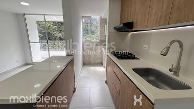Apartamento de 3 alcobas en venta en San Jose, Sabaneta, 60 m² · foto 2 de 13
