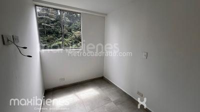 Apartamento de 3 alcobas en venta en San Jose, Sabaneta, 60 m² · foto 11 de 13