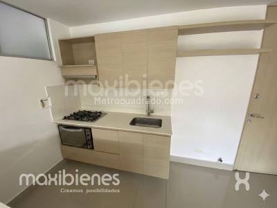 Apartamento de 2 alcobas en arriendo en Loma Del Indio, Medellín, 60 m² · foto 2 de 10