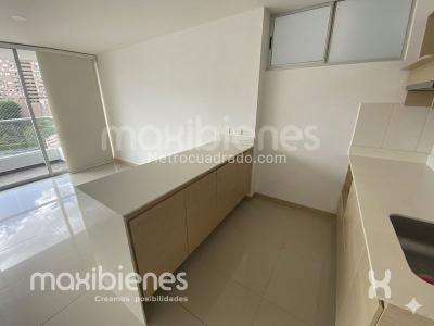 Apartamento de 2 alcobas en arriendo en Loma Del Indio, Medellín, 60 m² · foto 3 de 10