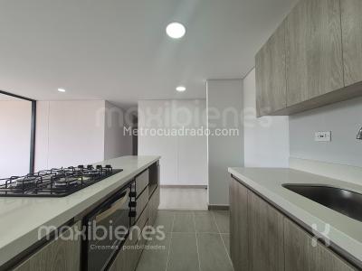 Apartamento de 3 alcobas en venta en San Antonio, Rionegro, 86 m² · foto 2 de 18