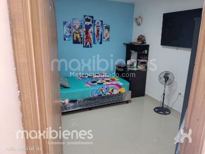 Casa de 4 alcobas en venta en Manrique Central 1, Medellín, 213 m² · foto 4 de 9