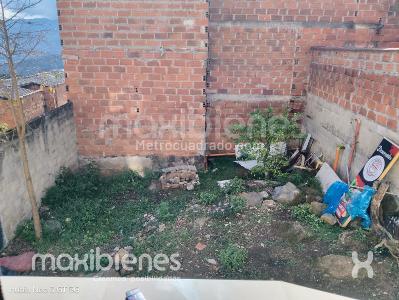 Casa de 4 alcobas en venta en Manrique Central 1, Medellín, 213 m² · foto 9 de 9