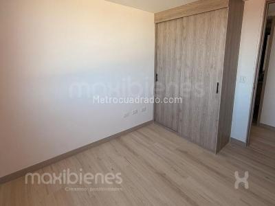 Apartamento de 2 alcobas en venta en San Antonio, Rionegro, 54 m² · foto 3 de 12