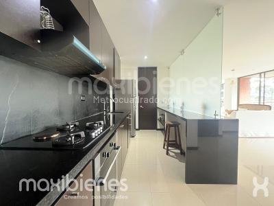 Apartamento de 2 alcobas en arriendo en Los Balsos, Medellín, 84 m² · foto 3 de 18