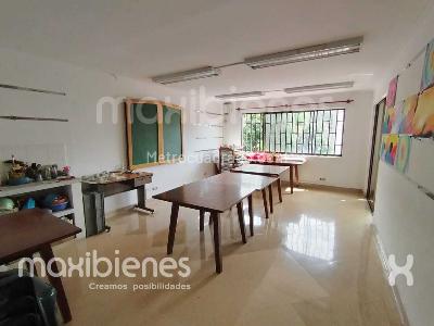Casa de 5 alcobas en arriendo en El Velodromo, Medellín, 481 m² · foto 3 de 16