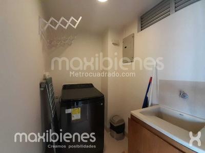 Apartaestudio en arriendo en La Aguacatala, Medellín, 40 m² · foto 9 de 17