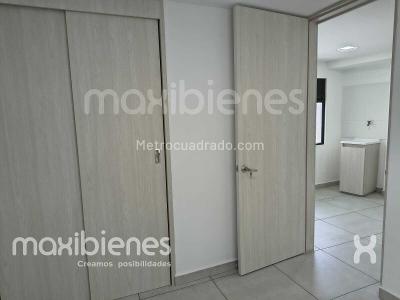 Apartamento de 3 alcobas en venta en Niquia, Bello, 85 m² · foto 3 de 14