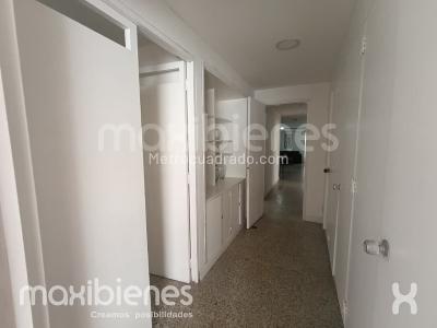 Apartamento de 4 alcobas en arriendo en El Nogal, Medellín, 260 m² · foto 8 de 12