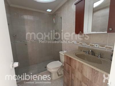 Apartamento de 4 alcobas en arriendo en El Nogal, Medellín, 260 m² · foto 10 de 12