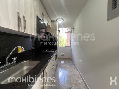 Apartamento de 3 alcobas en arriendo en Loma Del Indio, Medellín, 70 m² · foto 2 de 15