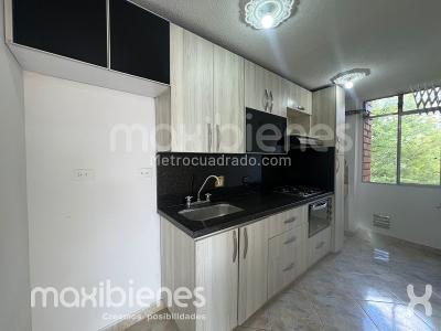 Apartamento de 3 alcobas en arriendo en Loma Del Indio, Medellín, 70 m² · foto 3 de 15