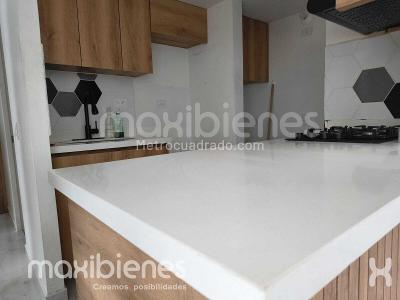 Apartamento en venta en Pajarito, Medellín · foto 3 de 13