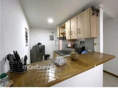 Apartamento de 1 alcoba en venta en Laureles, Medellín, 67 m² · foto 3 de 16