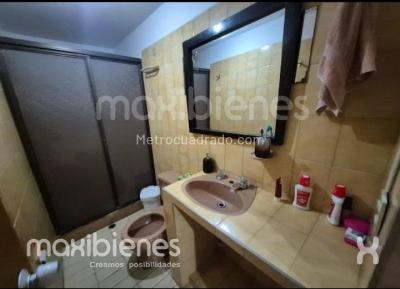 Casa de 4 alcobas en venta en Manrique Central 1, Medellín, 150 m² · foto 9 de 11