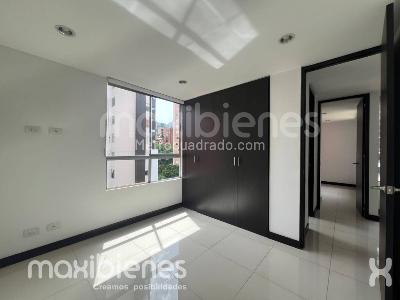 Apartamento de 2 alcobas en arriendo en El Poblado, Medellín, 130 m² · foto 11 de 14