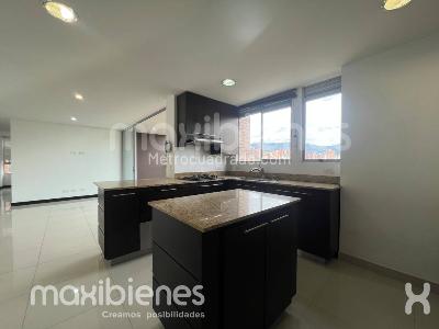 Apartamento de 2 alcobas en arriendo en El Poblado, Medellín, 130 m² · foto 3 de 14