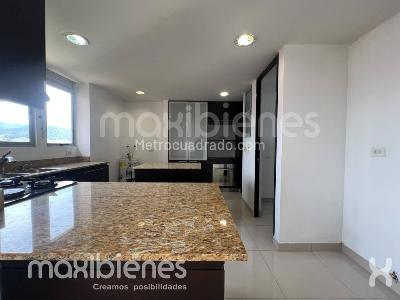 Apartamento de 2 alcobas en arriendo en El Poblado, Medellín, 130 m² · foto 4 de 14