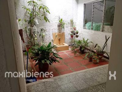Casa de 5 alcobas en arriendo en Florida Nueva, Medellín, 375 m² · foto 2 de 12
