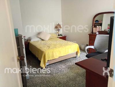 Casa de 5 alcobas en arriendo en Florida Nueva, Medellín, 375 m² · foto 5 de 12