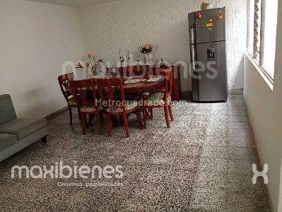 Casa de 5 alcobas en arriendo en Florida Nueva, Medellín, 375 m² · foto 6 de 12