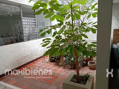Casa de 5 alcobas en arriendo en Florida Nueva, Medellín, 375 m² · foto 7 de 12