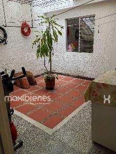 Casa de 5 alcobas en arriendo en Florida Nueva, Medellín, 375 m² · foto 8 de 12