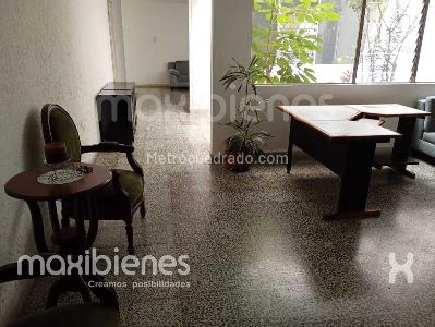 Casa de 5 alcobas en arriendo en Florida Nueva, Medellín, 375 m² · foto 9 de 12