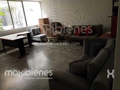Casa de 5 alcobas en arriendo en Florida Nueva, Medellín, 375 m² · foto 11 de 12