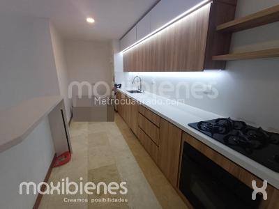 Apartamento de 3 alcobas en arriendo en Los Balsos, Medellín, 130 m² · foto 2 de 13