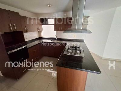 Apartamento de 3 alcobas en arriendo en Los Colores, Medellín, 120 m² · foto 4 de 15