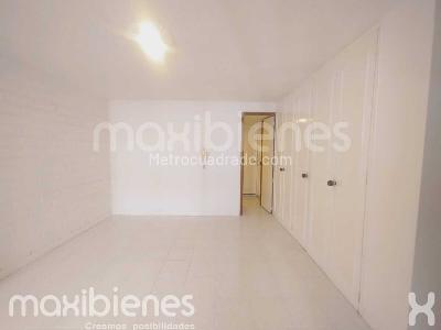 Apartamento de 3 alcobas en arriendo en Patio Bonito, Medellín, 134 m² · foto 4 de 14
