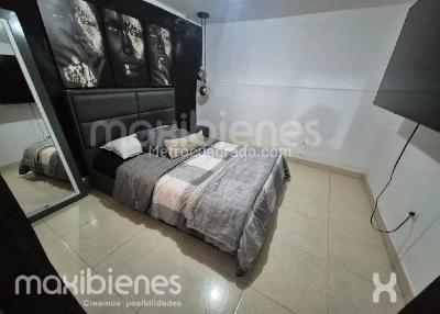 Casa de 5 alcobas en venta en Manrique Central 1, Medellín, 400 m² · foto 4 de 8