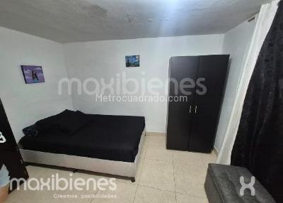 Casa de 5 alcobas en venta en Manrique Central 1, Medellín, 400 m² · foto 5 de 8