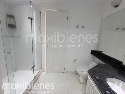 Apartamento de 3 alcobas en arriendo en El Poblado, Medellín, 180 m² · foto 10 de 14