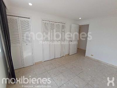 Apartamento de 3 alcobas en arriendo en El Poblado, Medellín, 180 m² · foto 3 de 14