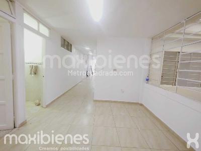Casa de 4 alcobas en arriendo en La Floresta, Medellín, 180 m² · foto 2 de 13