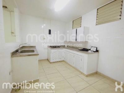 Casa de 4 alcobas en arriendo en La Floresta, Medellín, 180 m² · foto 4 de 13