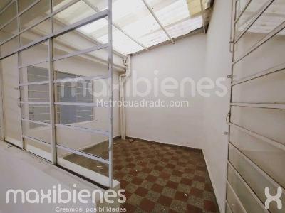 Casa de 4 alcobas en arriendo en La Floresta, Medellín, 180 m² · foto 9 de 13