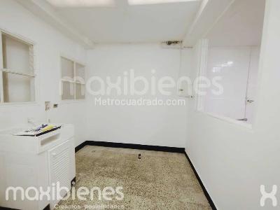 Casa de 4 alcobas en arriendo en La Floresta, Medellín, 180 m² · foto 11 de 13
