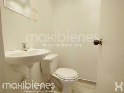 Casa de 4 alcobas en arriendo en La Floresta, Medellín, 180 m² · foto 13 de 13