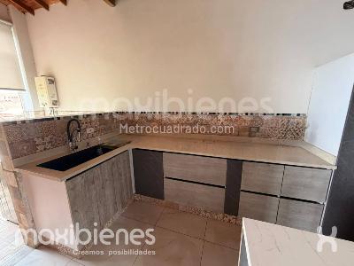 Apartaestudio en arriendo en Prado, Medellín, 100 m² · foto 2 de 16