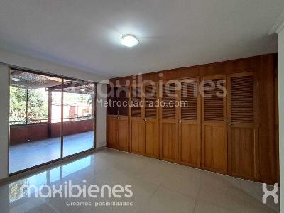 Apartamento de 4 alcobas en arriendo en El Poblado, Medellín, 200 m² · foto 2 de 15