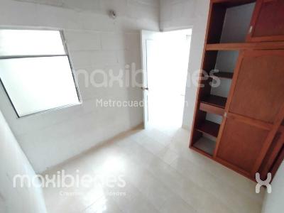 Casa de 3 alcobas en venta en Pajarito, Medellín, 60 m² · foto 6 de 11
