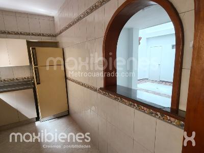 Casa en venta en Belen Rosales, Medellín · foto 2 de 20